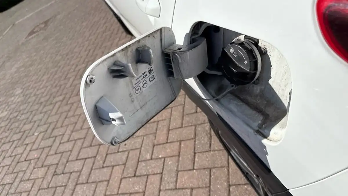 2022-kia-stonic-10-t-gdi-connect-big-23