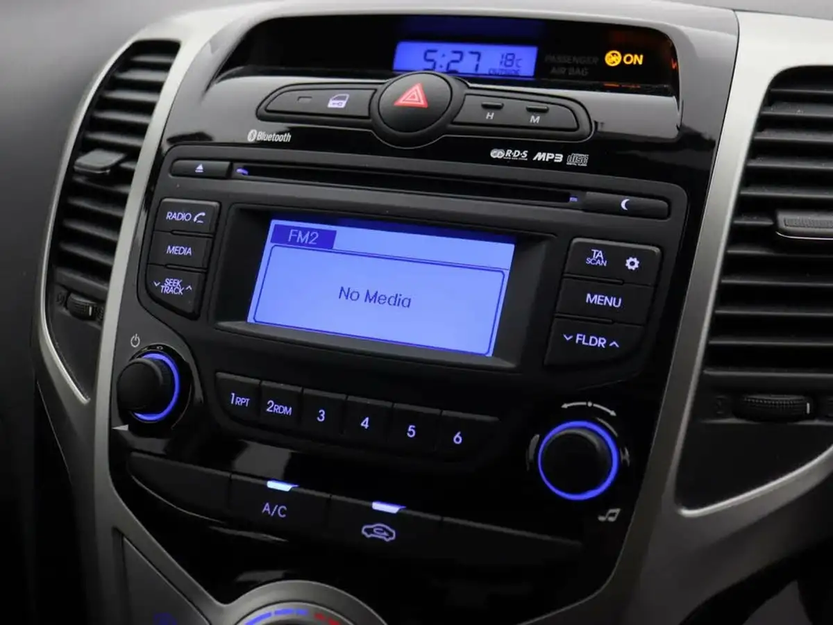 2017-hyundai-ix20-14-se-big-12