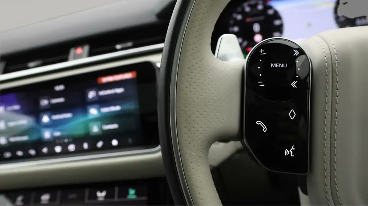 2019-land-rover-range-rover-velar-20-d240-r-dynamic-hse-big-21