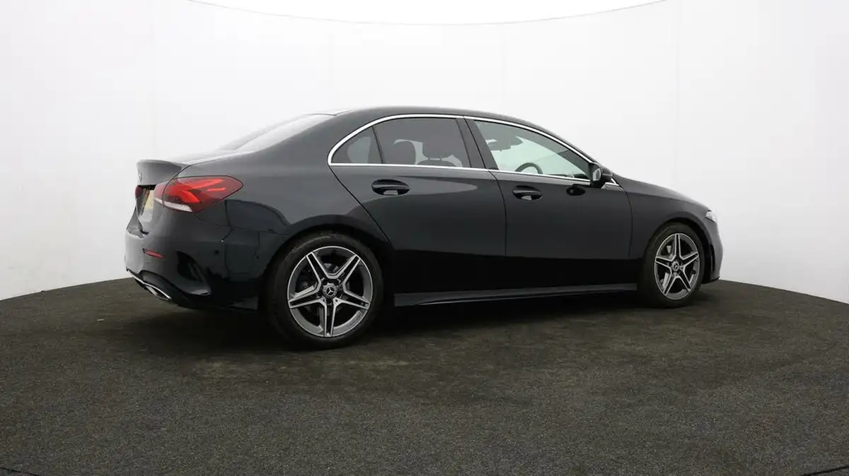 2020-mercedes-benz-a-class-13-a200-amg-line-saloon-4d-7g-dct-big-27