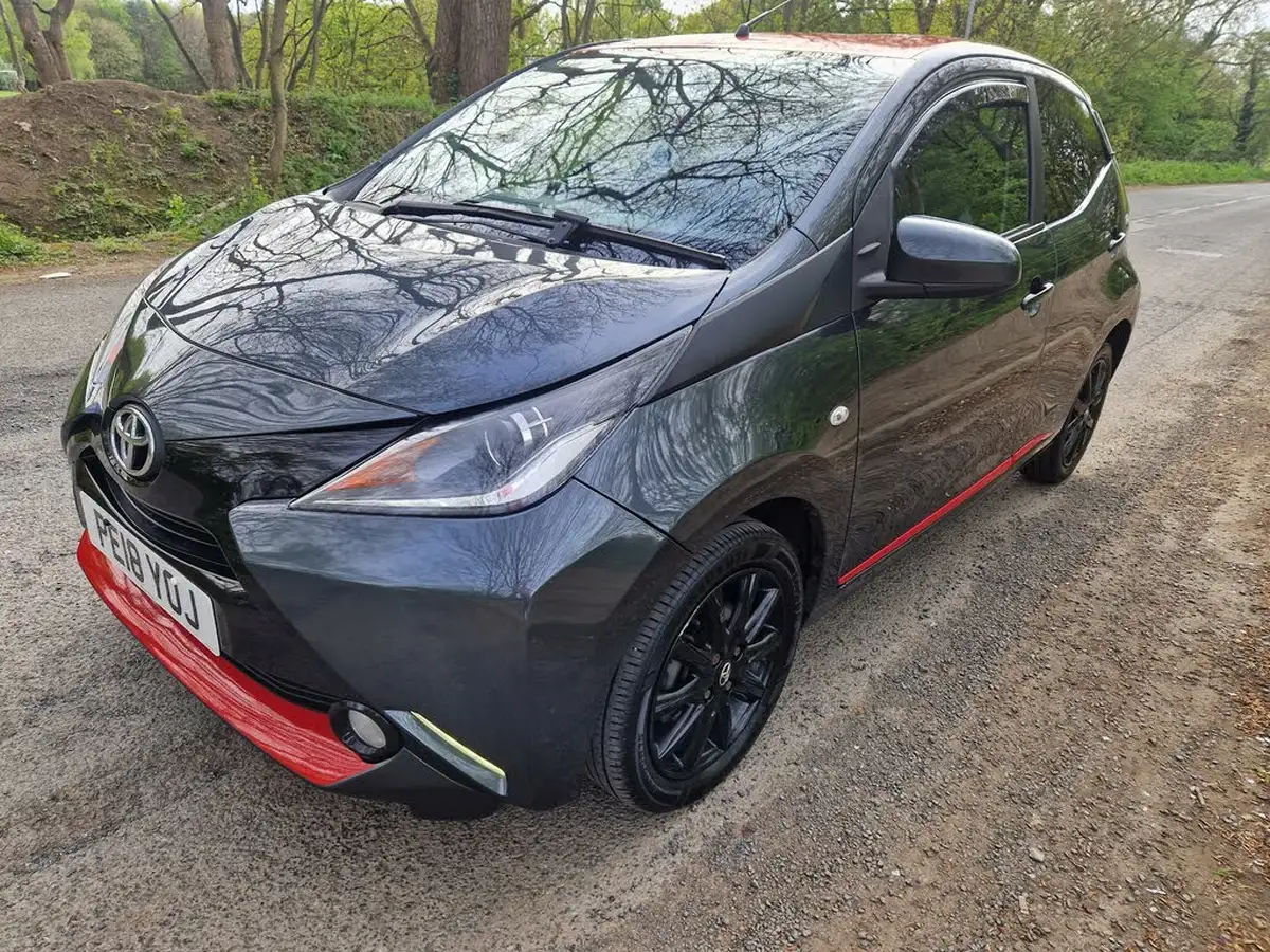 2018-toyota-aygo-10-vvt-i-x-press-71bhp-x-shift-big-2