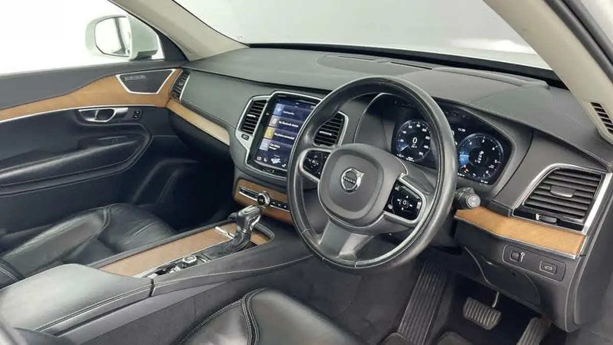 2017-volvo-xc90-20td-d5-inscription-auto-big-5
