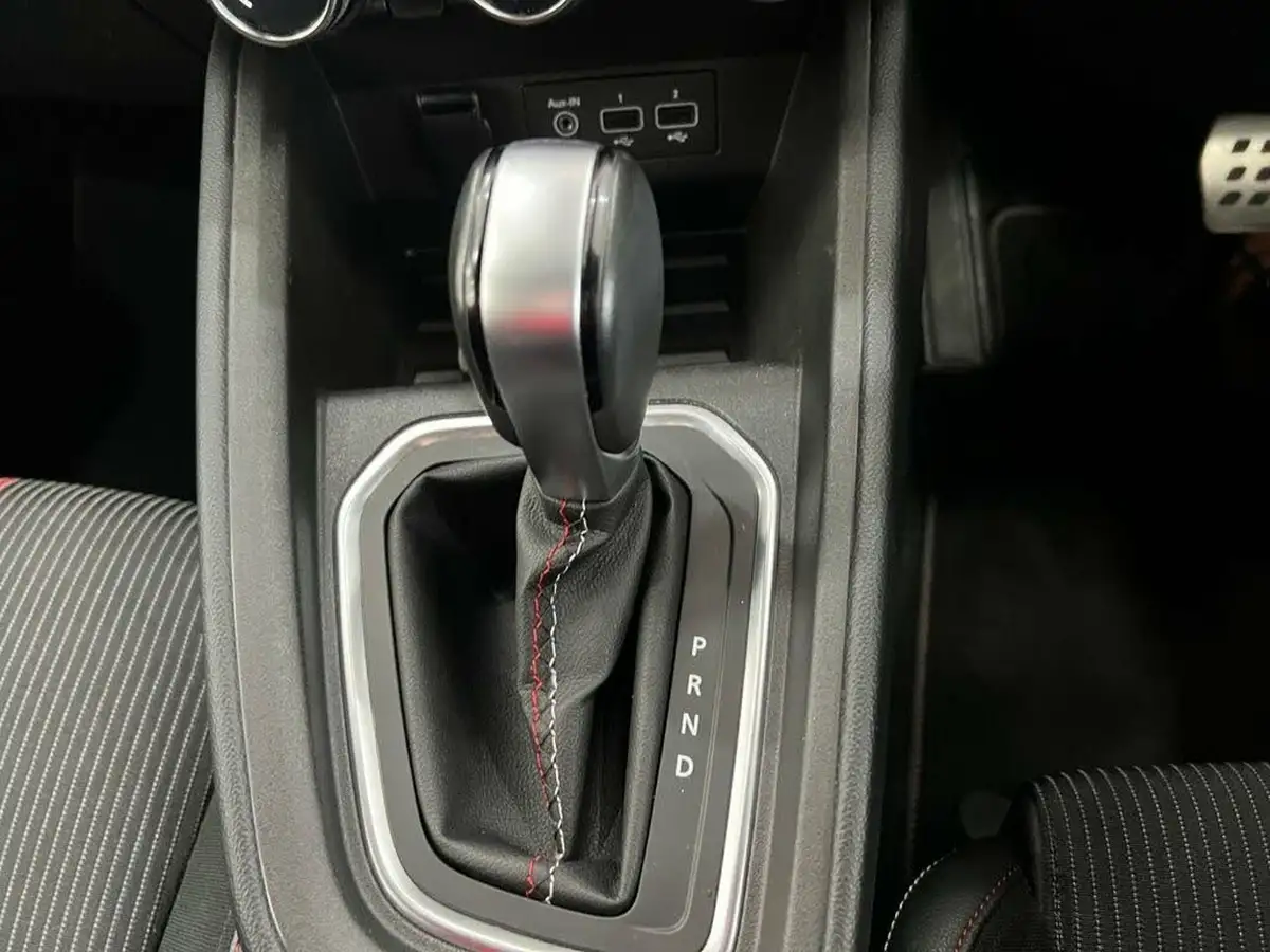 2020-renault-clio-13-tce-rs-line-big-15