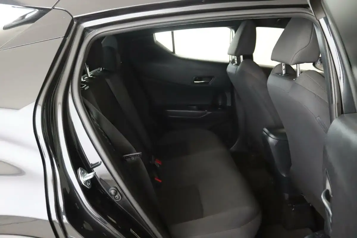 2021-toyota-c-hr-18-vvt-i-icon-big-11