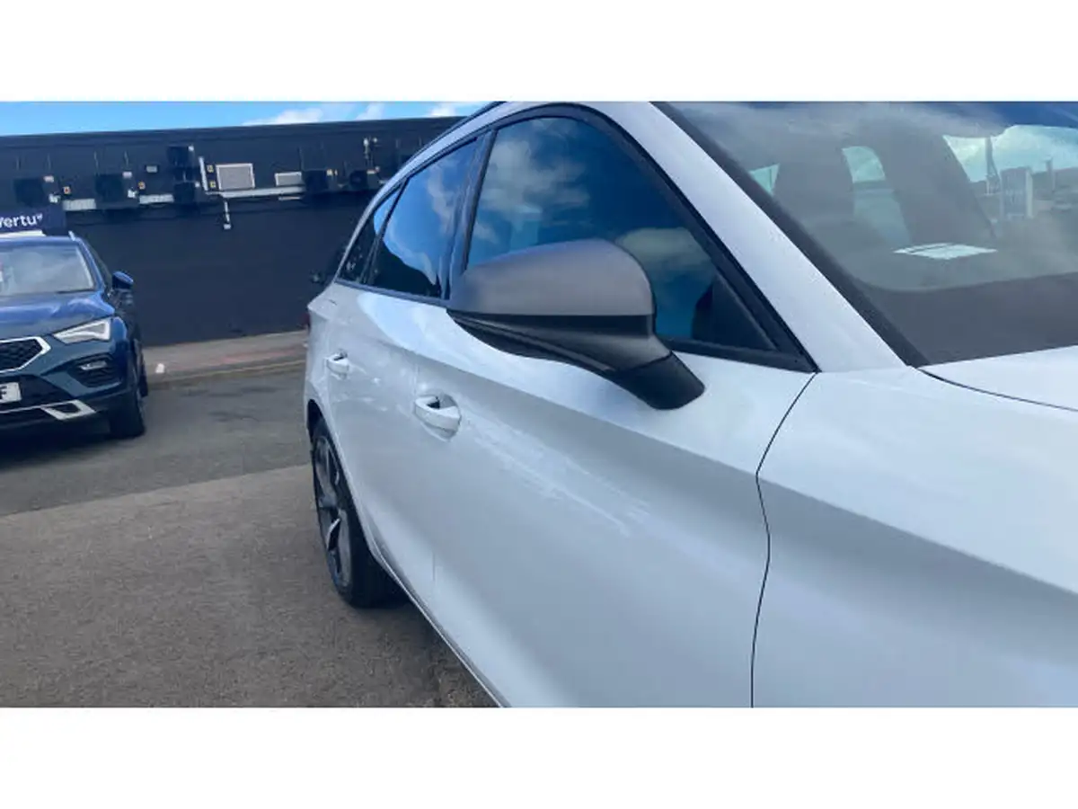 2024-seat-leon-15-e-hybrid-fr-sport-estate-big-23