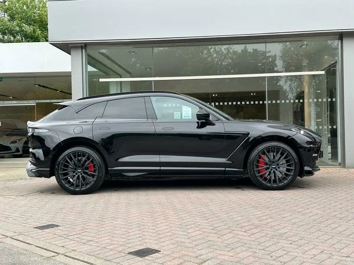 2023-aston-martin-dbx-40-v8-big-31