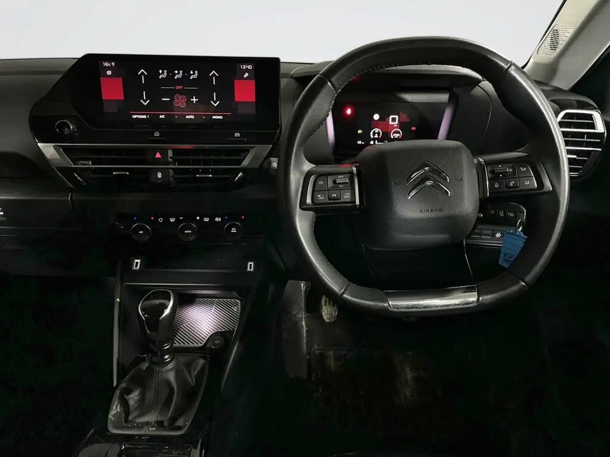 2021-citroen-c4-12-puretech-sense-big-9