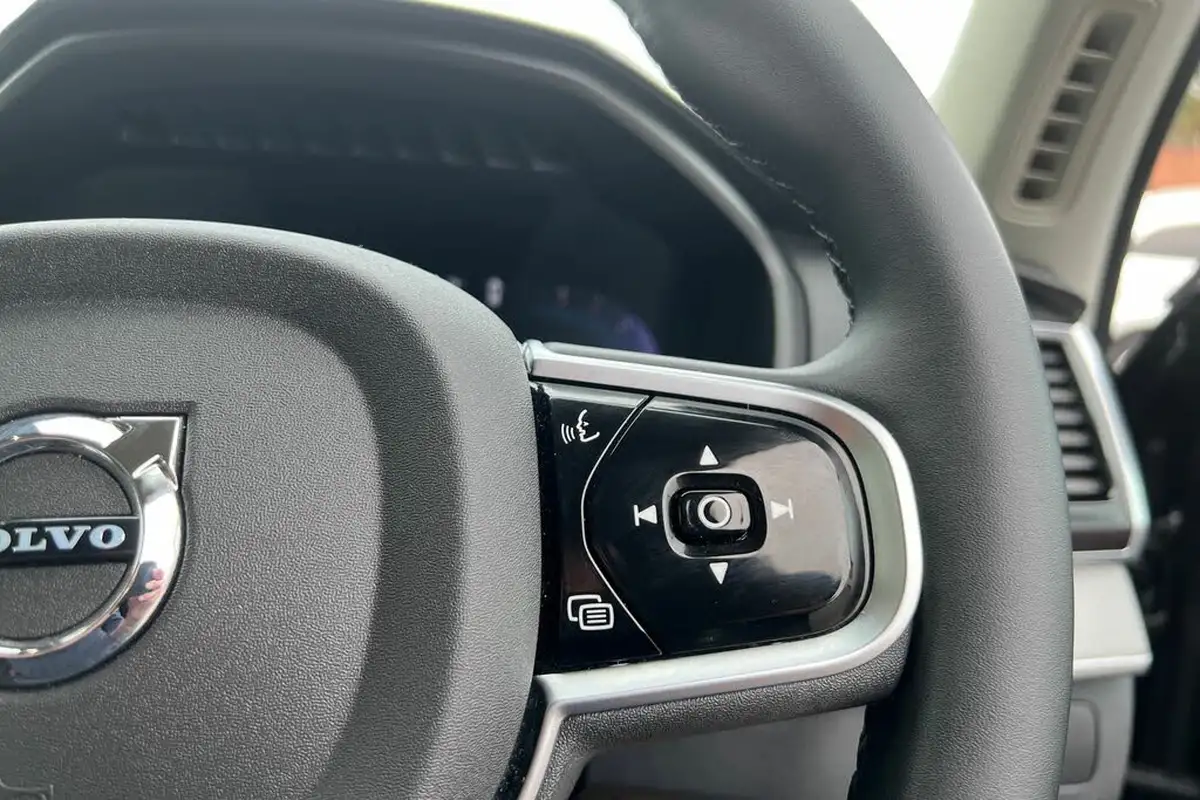 2024-volvo-xc90-20-b5-plus-big-11