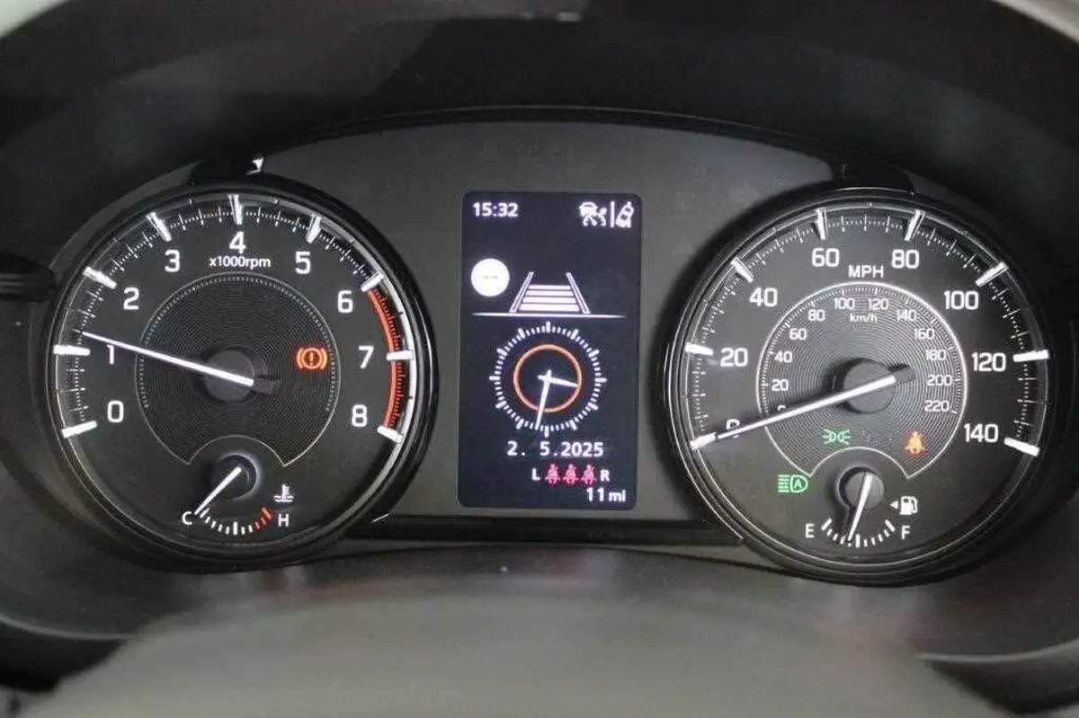2025-suzuki-s-cross-14-boosterjet-motion-big-28