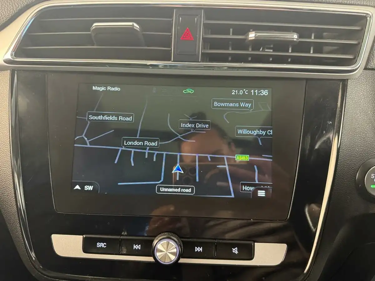 2020-mg-zs-suv-e-exclusive-ev-big-33