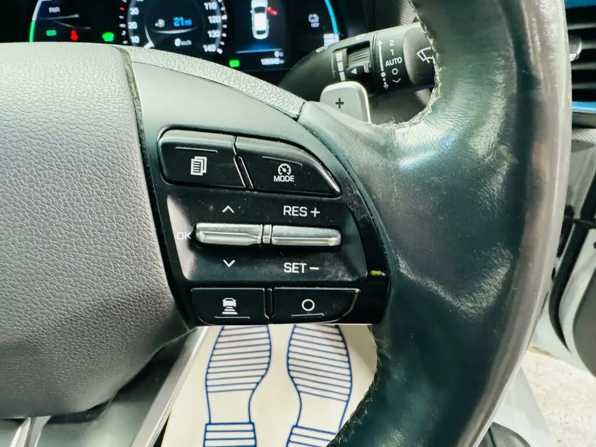 2017-hyundai-ioniq-16-gdi-premium-se-plug-in-hybrid-big-16
