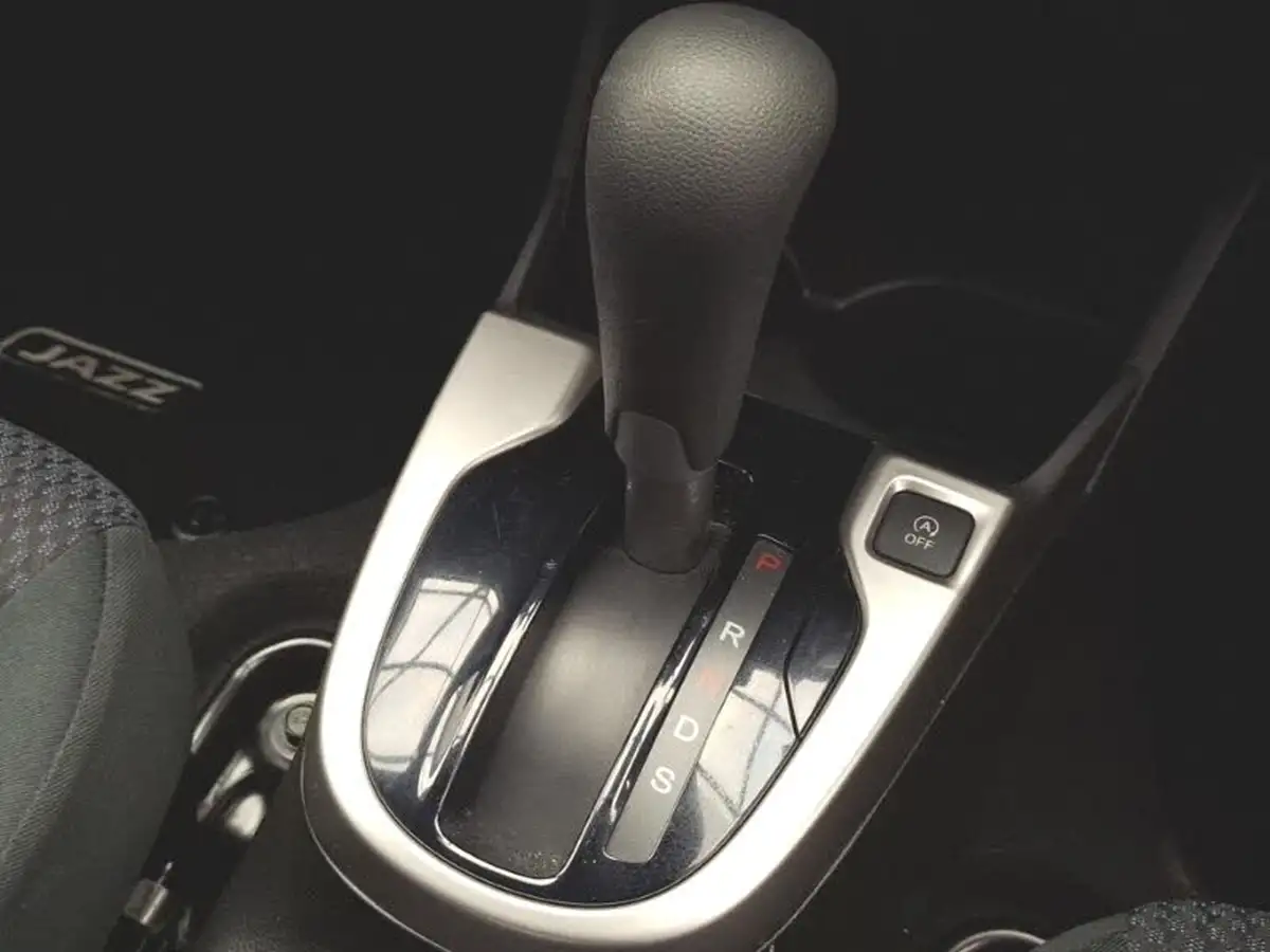 2019-honda-jazz-13-i-vtec-se-cvt-big-13
