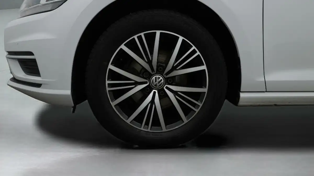 2017-volkswagen-golf-10-tsi-se-ss-hatchback-5d-big-18