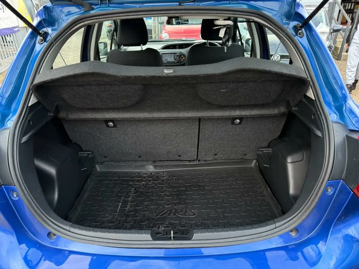 2018-toyota-yaris-15-vvt-i-icon-tech-98bhp-hybrid-1497cc-e-cvt-big-20