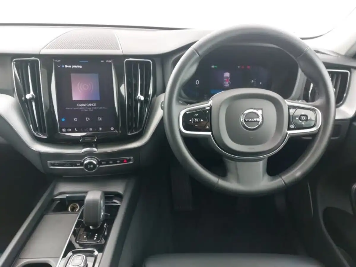 2023-volvo-xc60-20-b5-plus-big-6