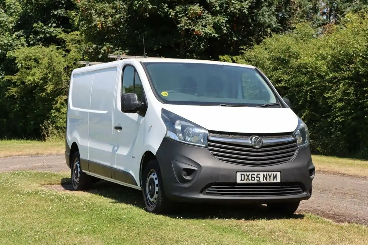 2015-vauxhall-vivaro-16cdti-2900-l2h1-115ps-refrigerated-van-big-0
