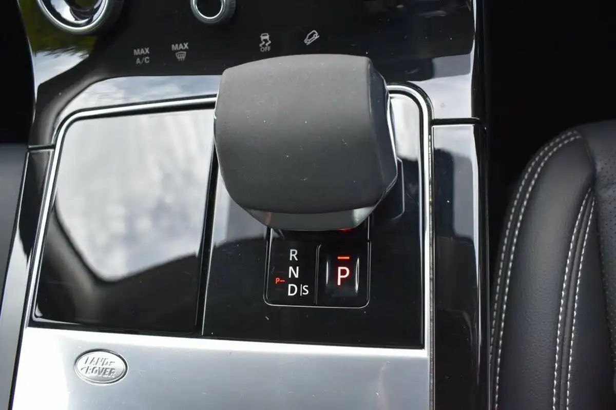 2021-land-rover-range-rover-velar-20-d200-s-big-22