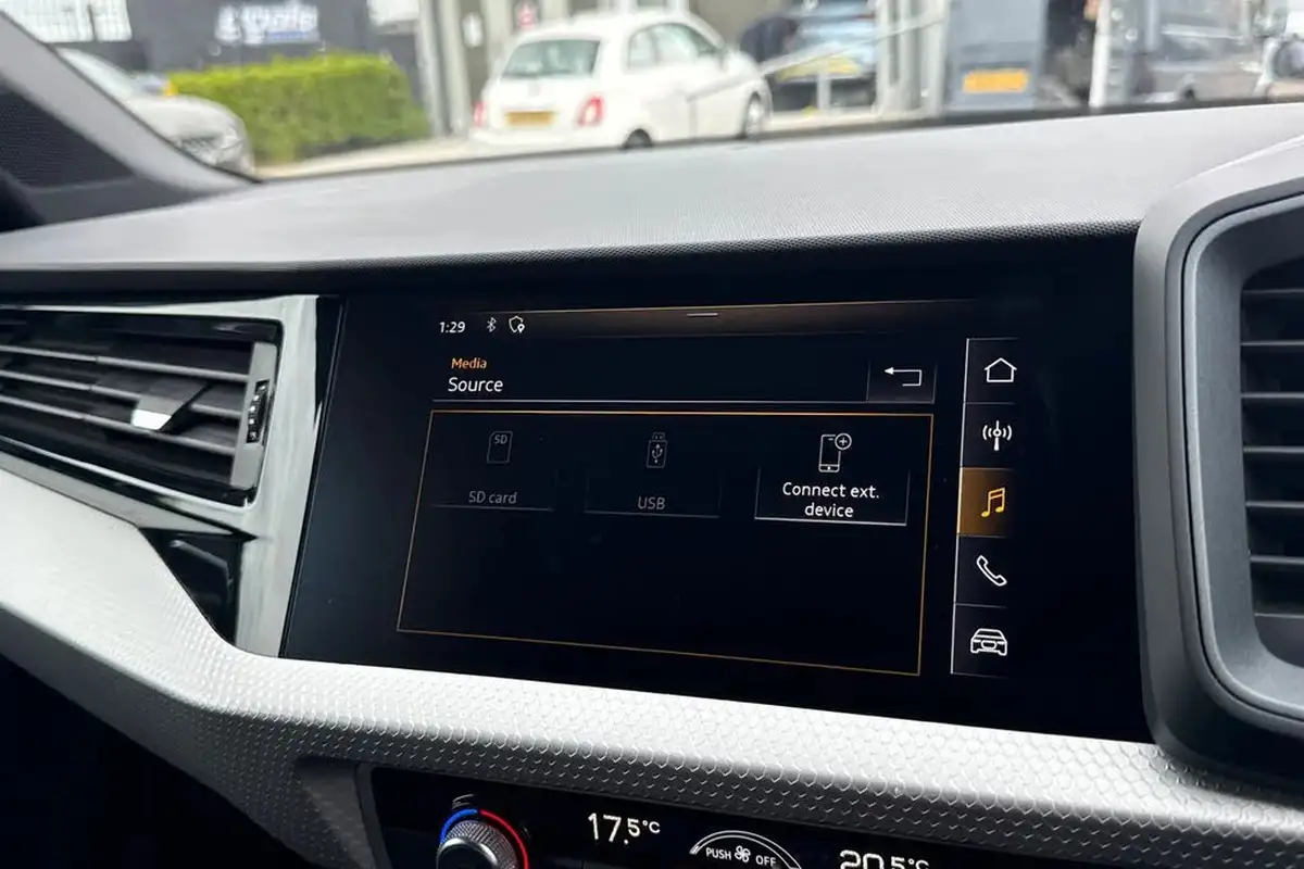 2020-audi-a1-10-30-tfsi-s-line-110ps-big-46