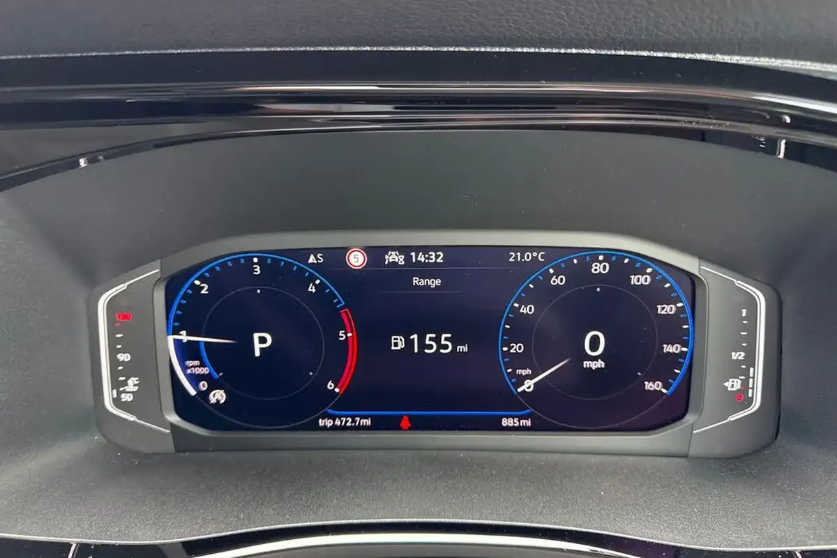 2024-volkswagen-transporter-20bitdi-t32-sportline-bmt-swb-panel-van-big-30