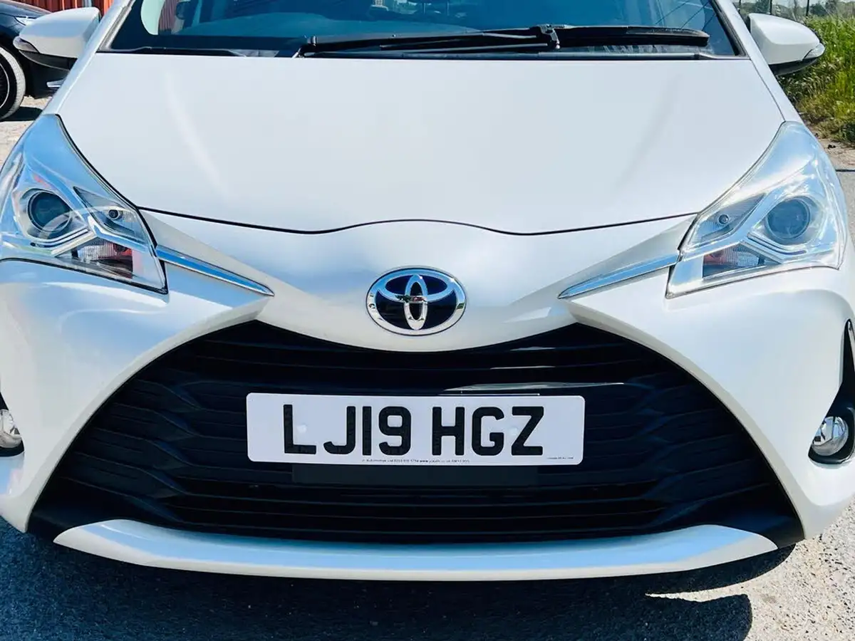 2019-toyota-yaris-big-12