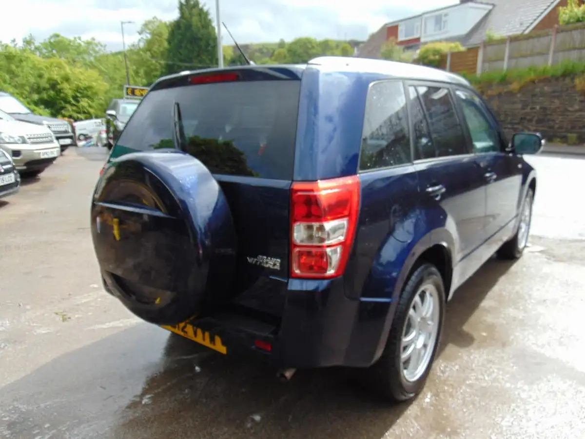 2012-suzuki-grand-vitara-19td-sz-t-big-3