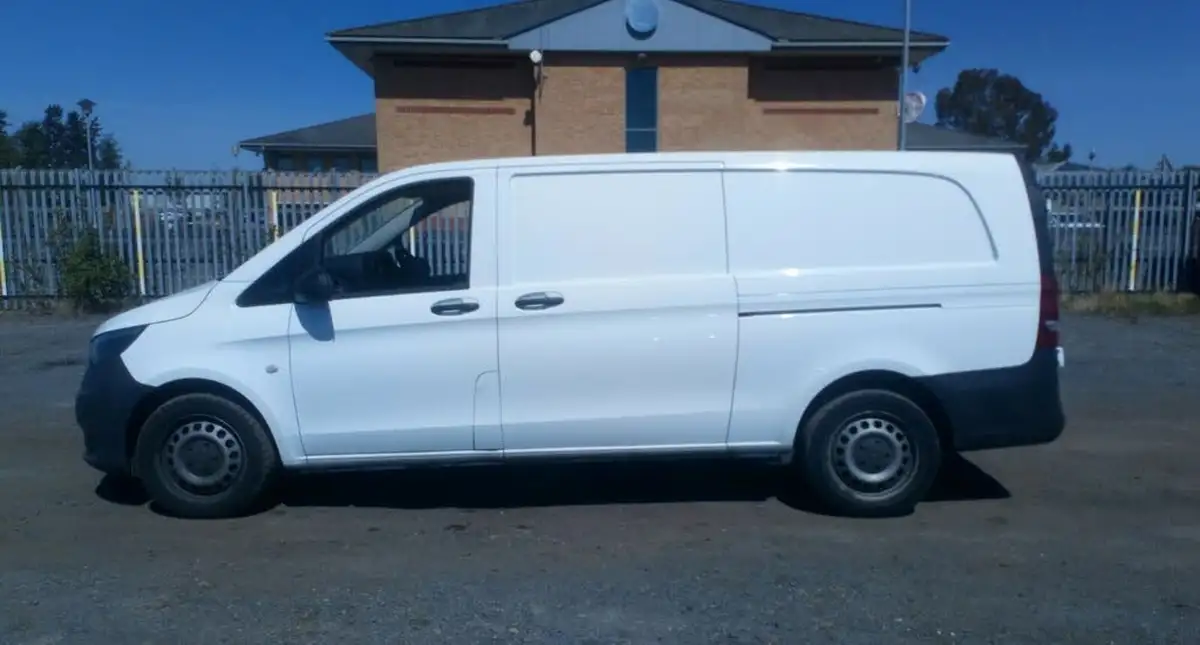 2021-mercedes-benz-vito-20cdi-116-progressive-l3-160bhpeu6dt-panel-big-8