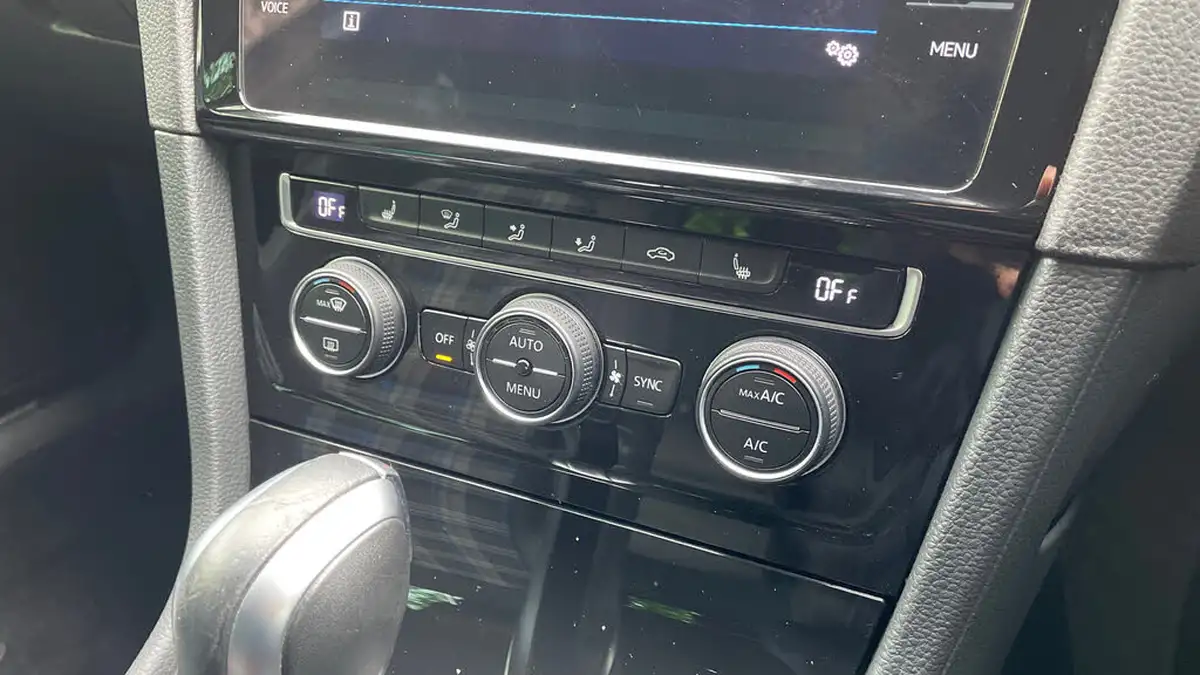 2020-volkswagen-golf-14-tsi-gte-advance-big-23