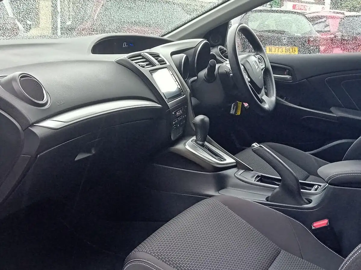 2015-honda-civic-18-se-plus-honda-connect-hatchback-auto-big-36