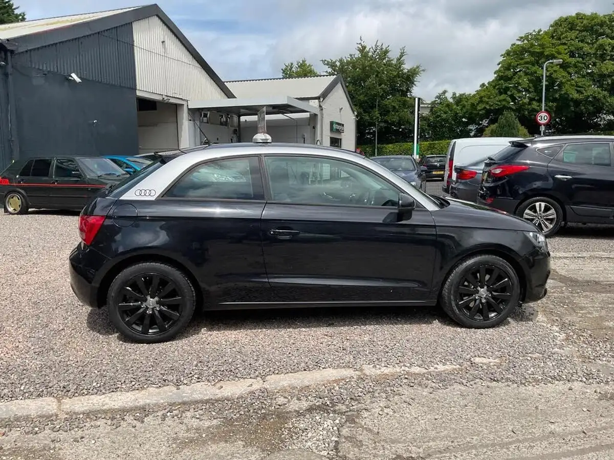 2011-audi-a1-14-sport-tfsi-hatchback-3d-big-58
