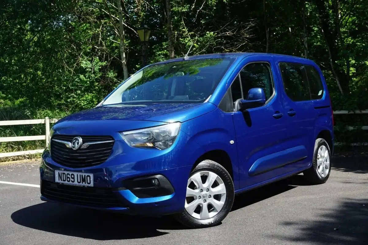2020-vauxhall-combo-life-12i-energy-130ps-7st-auto-big-9