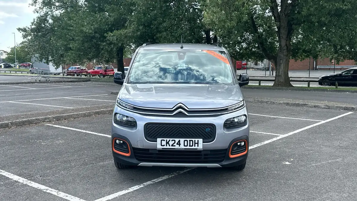 2024-citroen-berlingo-e-flair-xtr-m-size-big-7