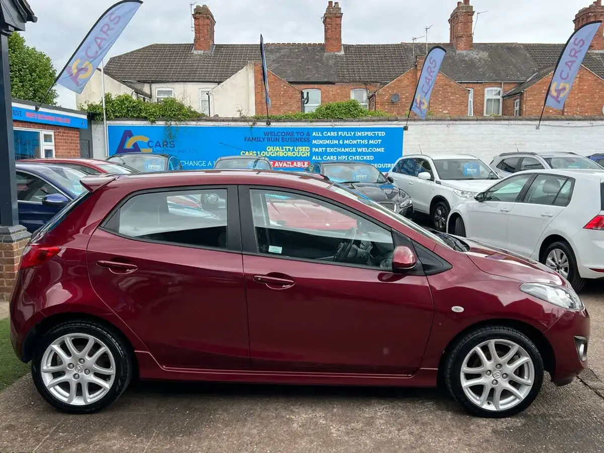 2011-mazda-mazda2-13-takuya-big-7