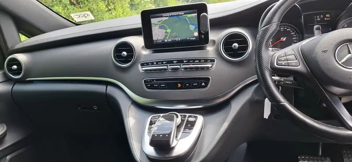 2018-mercedes-benz-v-class-big-9