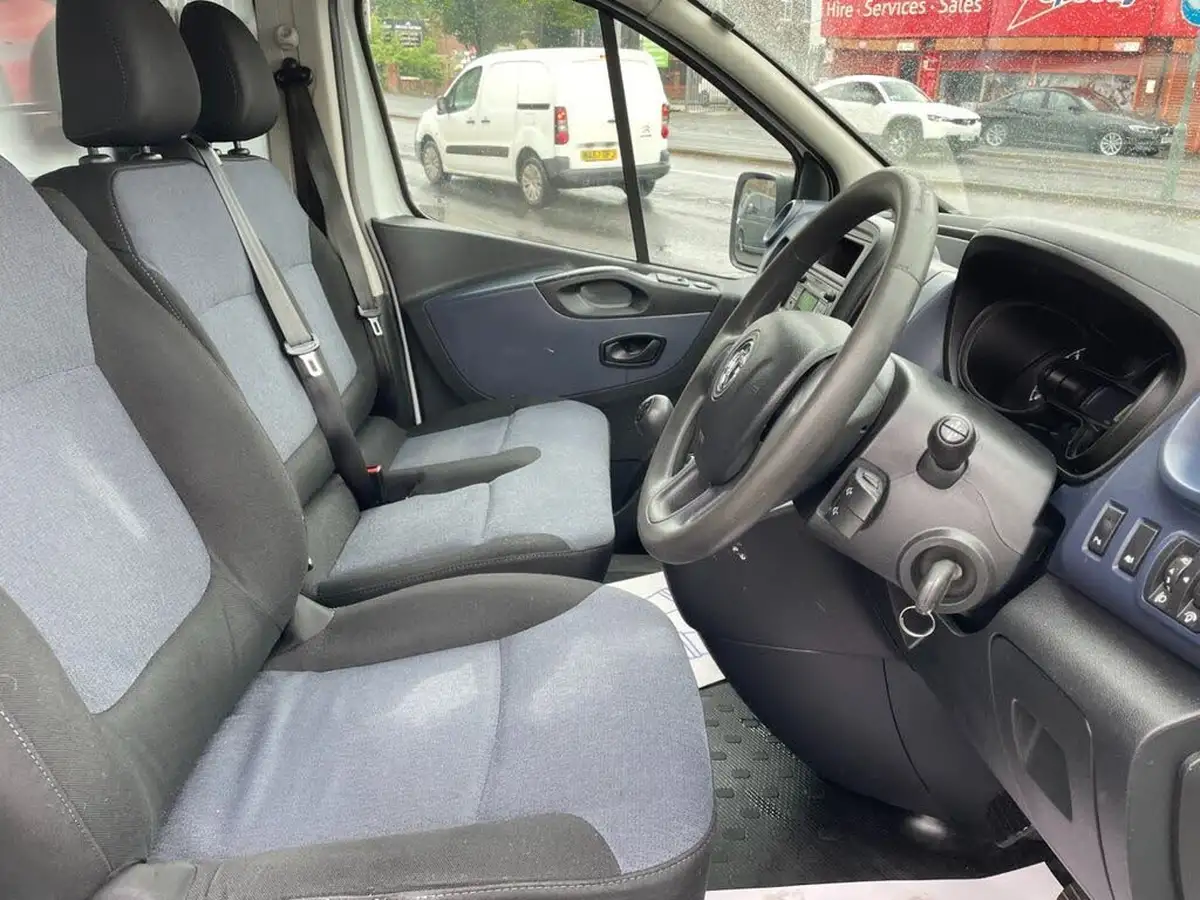 2015-vauxhall-vivaro-16cdti-2900-l2h1-115ps-refrigerated-van-big-16
