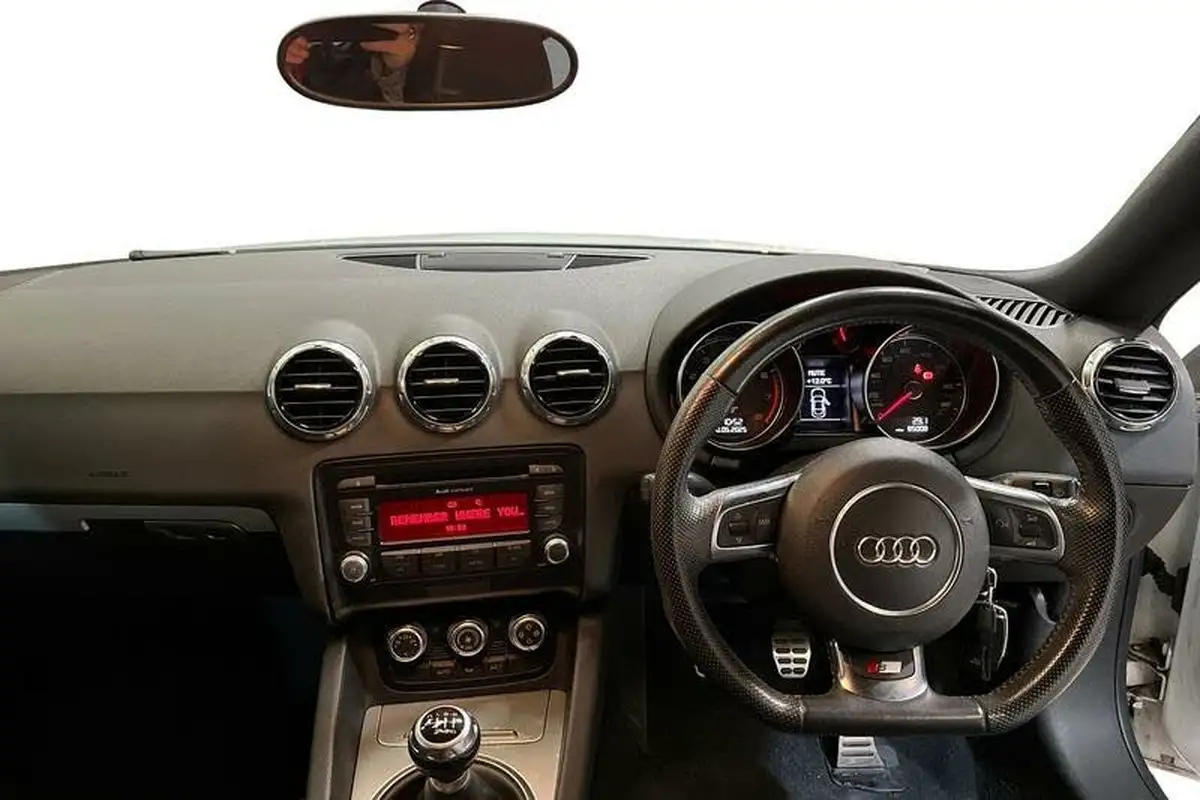2014-audi-tt-coupe-18-tfsi-s-line-big-10