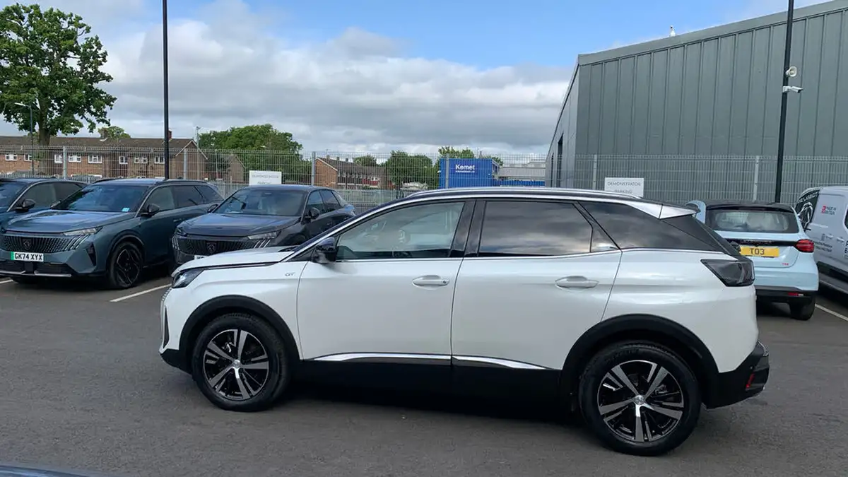 2024-peugeot-3008-suv-12-puretech-gt-136ps-hybrid-e-dsc6-big-5