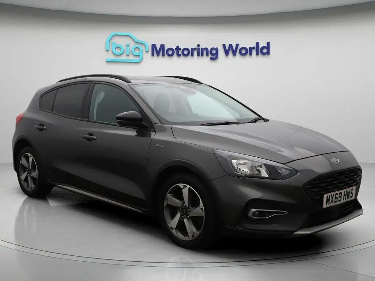 2019-ford-focus-10t-active-hatchback-big-0