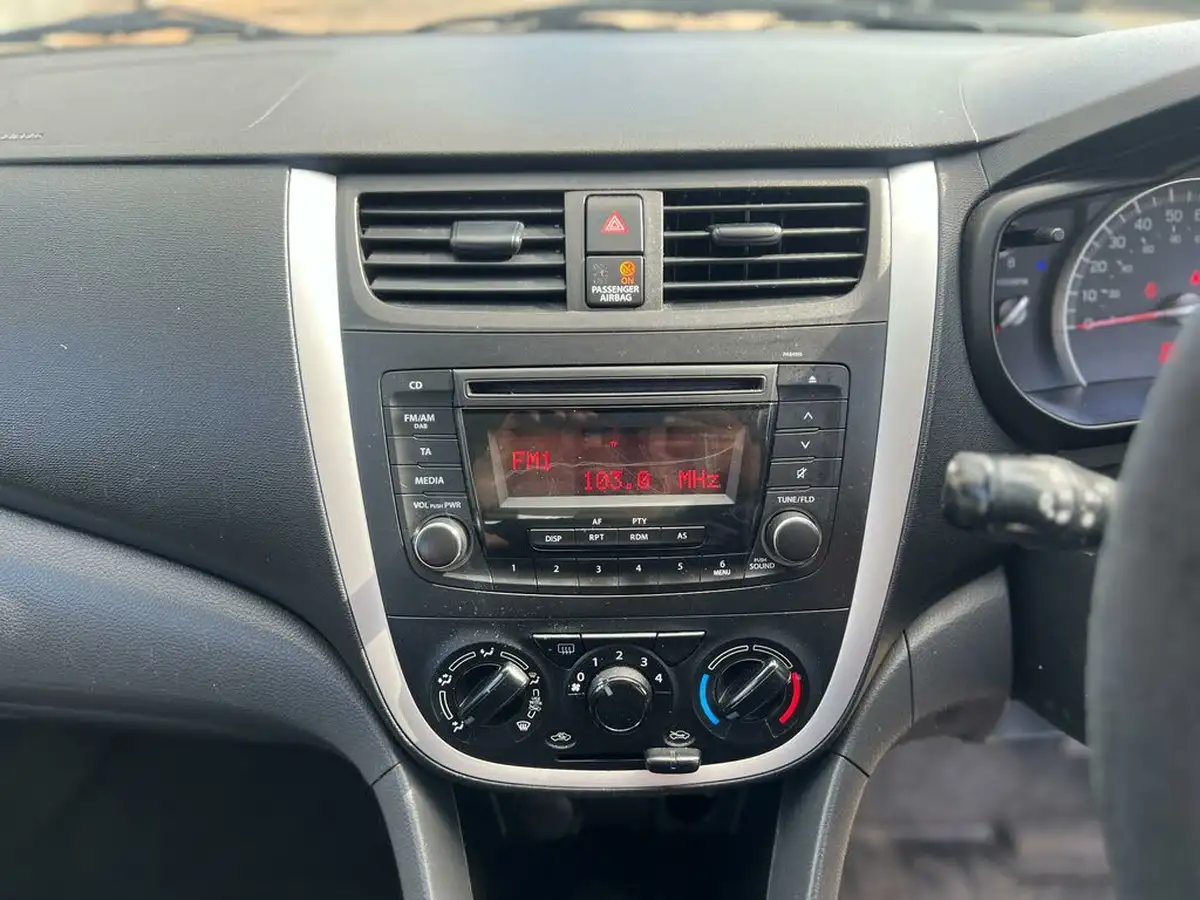 2015-suzuki-celerio-10-sz2-big-22