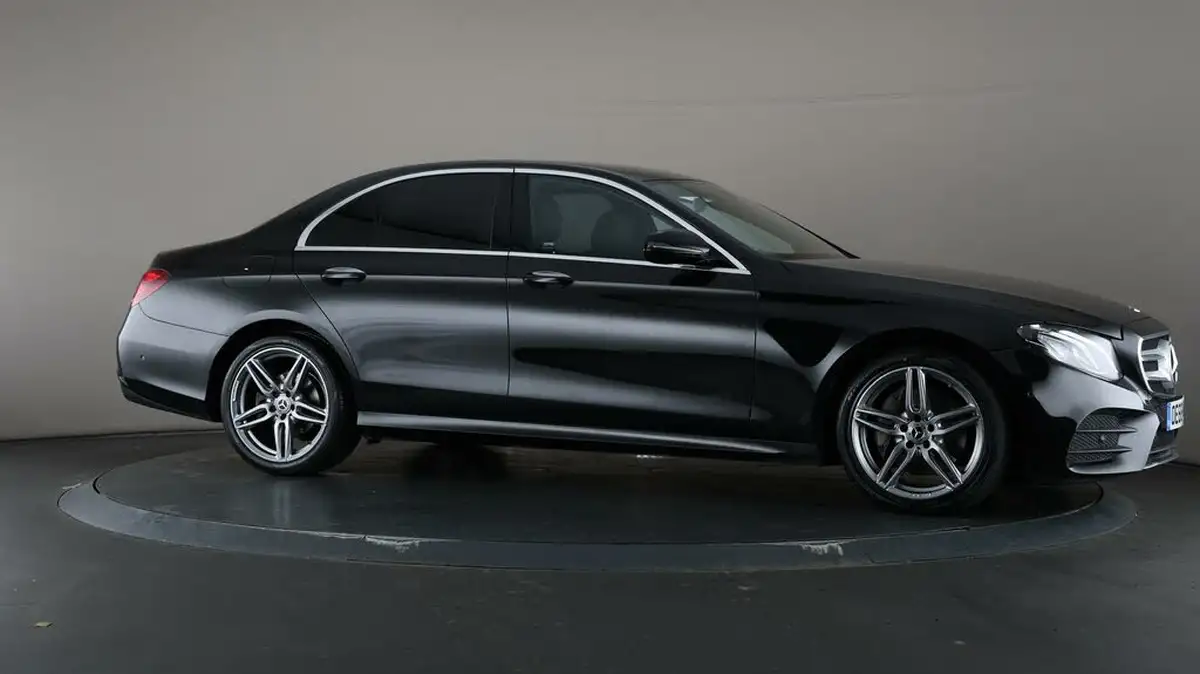 2019-mercedes-benz-e-class-20-e200-amg-line-saloon-4d-big-57