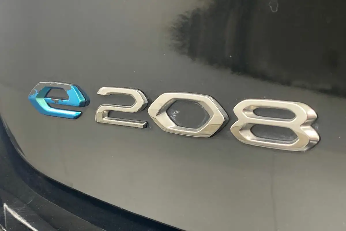 2021-peugeot-208-e-allure-premium-50kwh-big-16