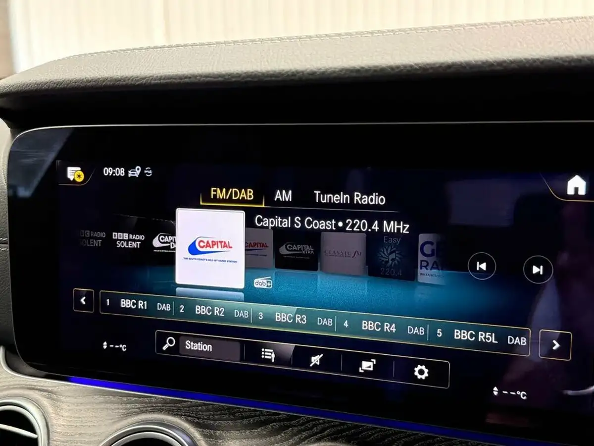 2021-mercedes-benz-e-class-20d-e300de-amg-line-night-edition-premium-plus-316ps-eq-power-estate-5d-big-25