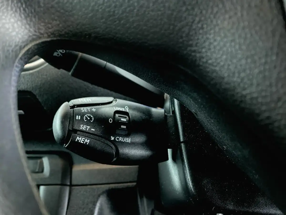 2023-peugeot-expert-15-bluehdi-professional-premium-standard-1000-big-33