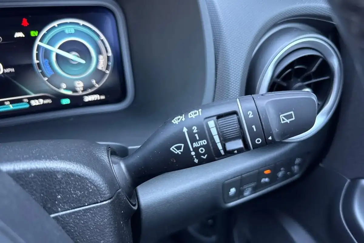 2022-hyundai-kona-16-gdi-premium-big-29