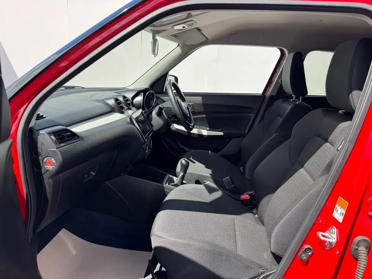 2019-suzuki-swift-12-dualjet-attitude-big-12
