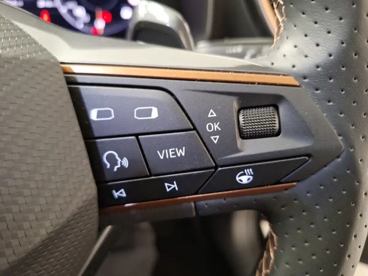 2024-cupra-leon-nf-15-etsi-v1-hatchback-big-12