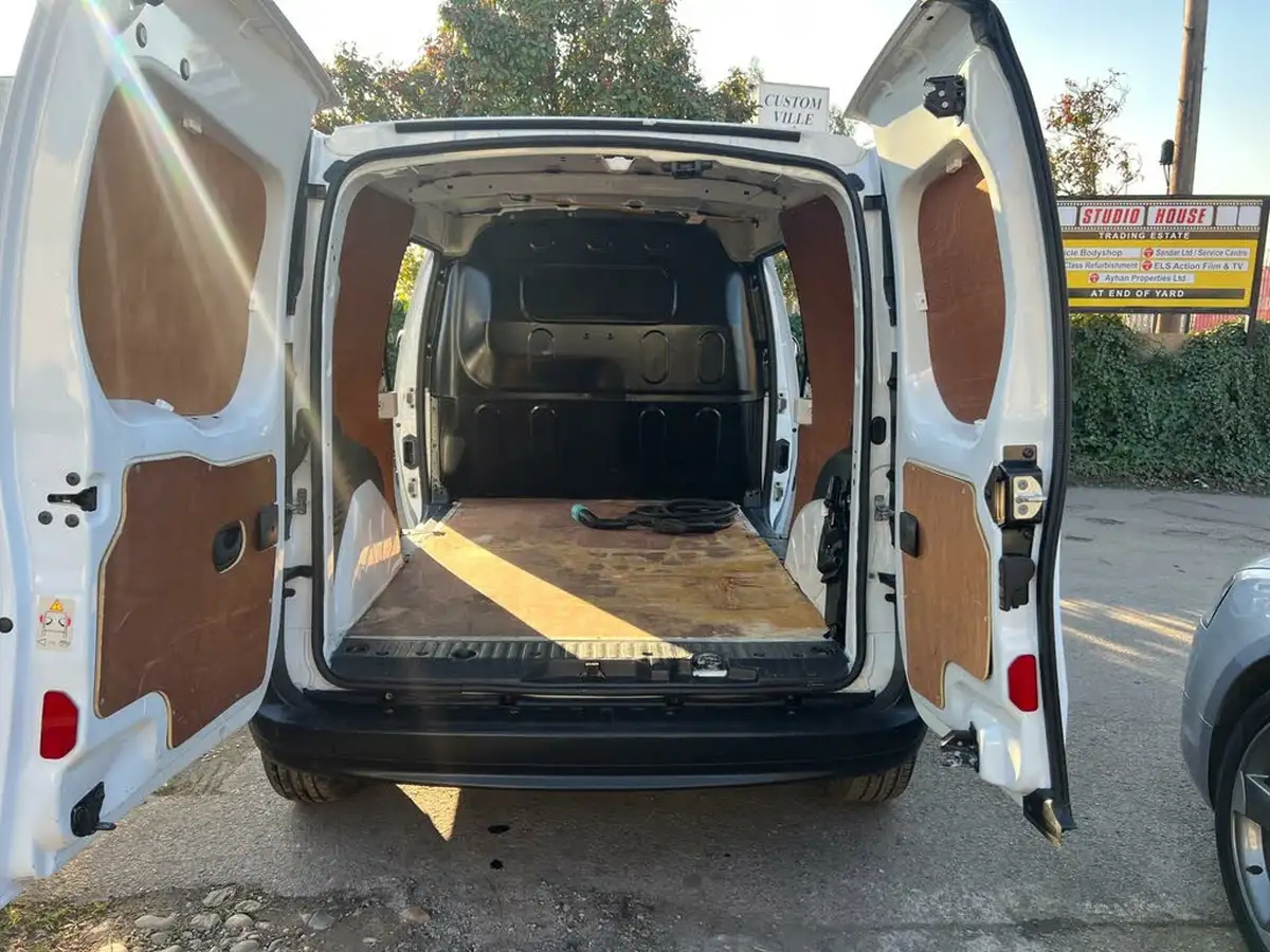 2019-renault-kangoo-maxi-e-maxi-ze33-panel-big-16