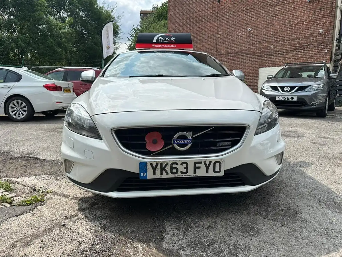 2013-volvo-v40-20td-d4-r-design-big-12