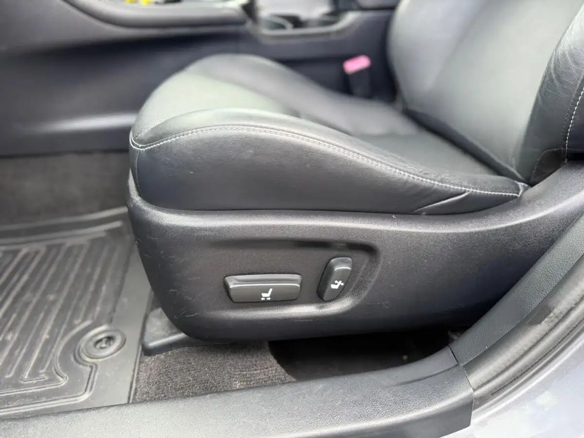 2013-lexus-ct-200h-18-premier-big-22