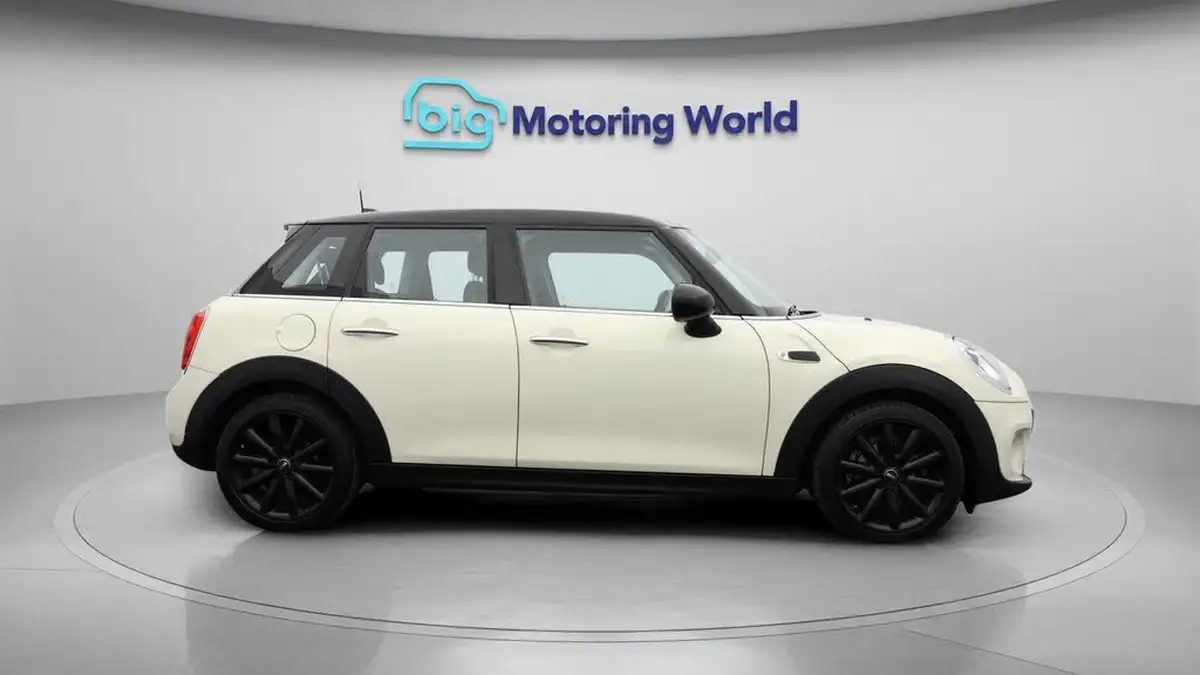 2017-mini-cooper-15-cooper-ss-hatchback-5d-big-8