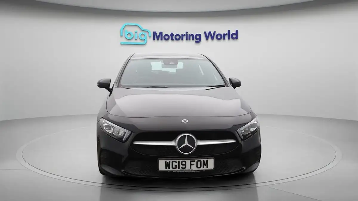 2019-mercedes-benz-a-class-15d-a180d-sport-executive-hatchback-5d-7g-dct-big-2